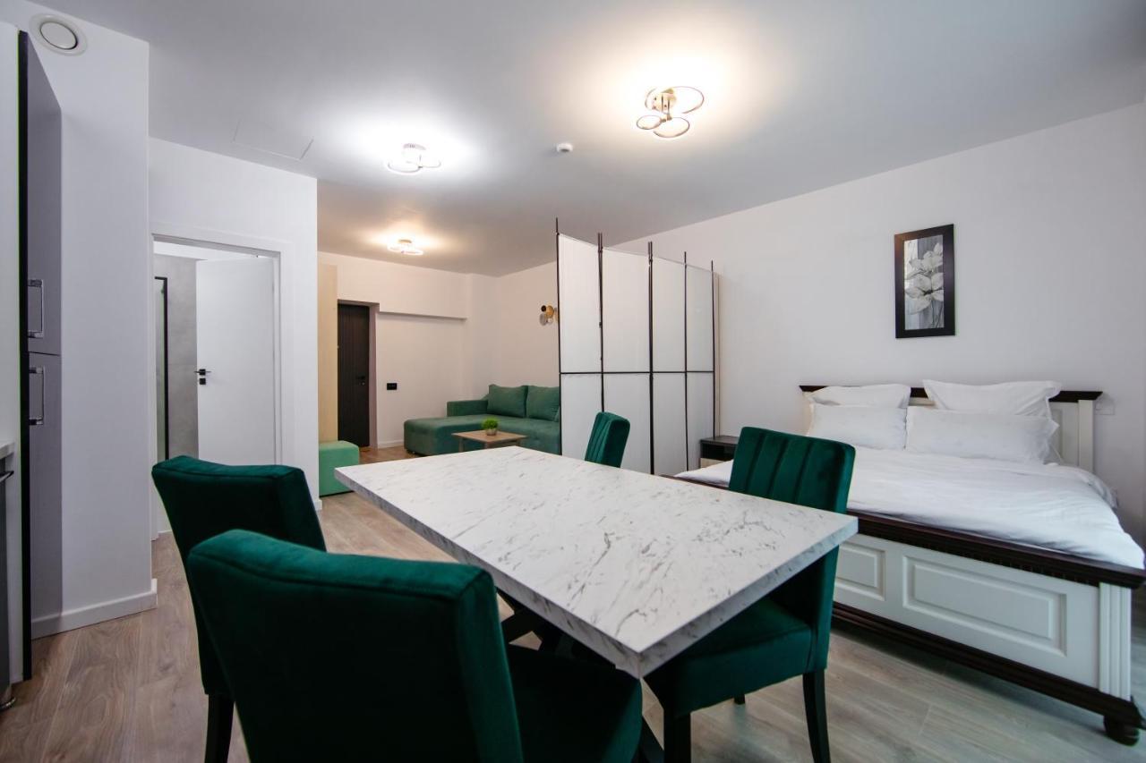 L&V Family Studio Apartman Sinaia Kültér fotó