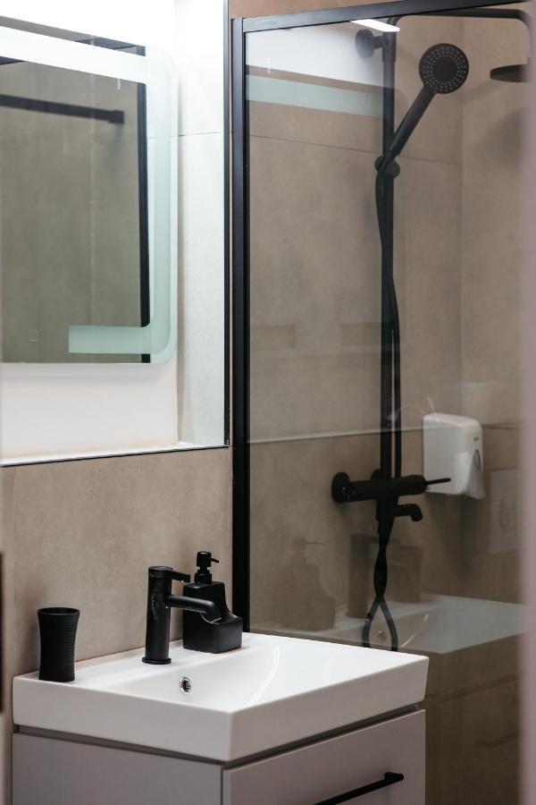 L&V Family Studio Apartman Sinaia Kültér fotó