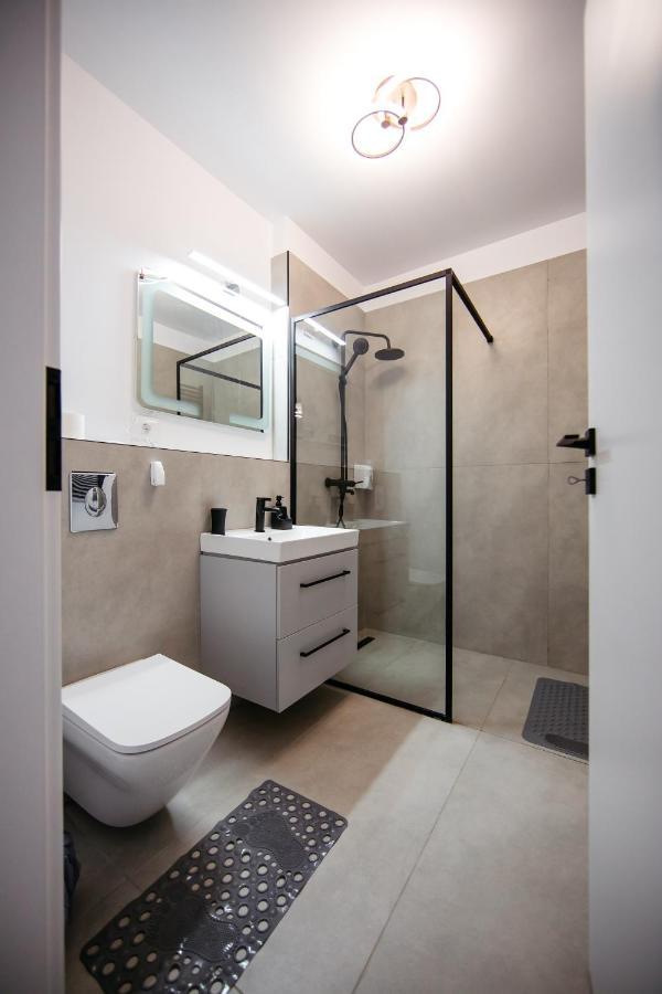 L&V Family Studio Apartman Sinaia Kültér fotó